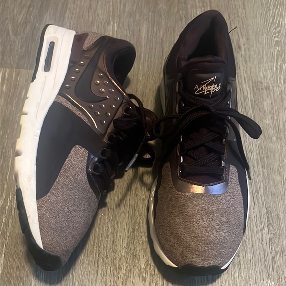 Nike Air Max Zero Night Maroon Sneakers - Picture 2 of 9